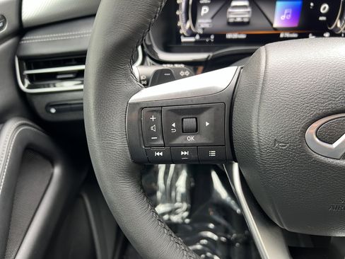 Used 2023 INFINITI QX60 Luxe image 30