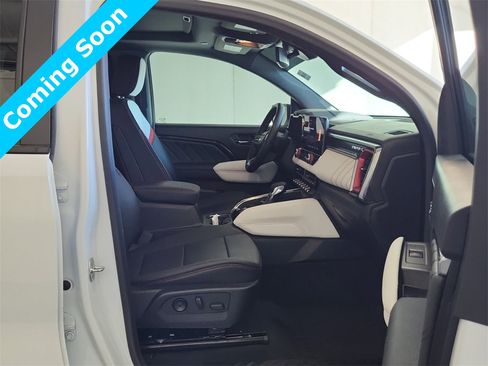 Used 2024 GMC Canyon AT4X image 12