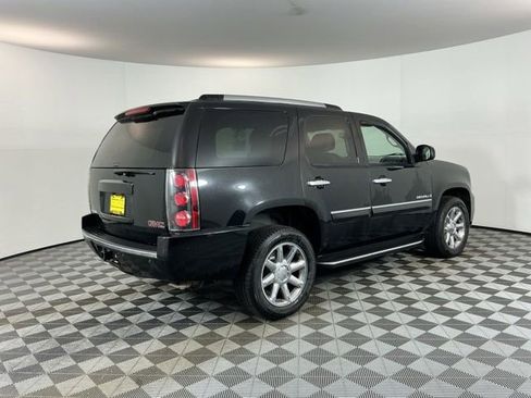 Used 2007 GMC Yukon Denali AWD/4WD image 4