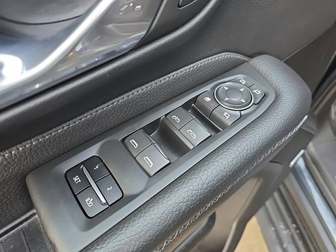 Used 2021 GMC Yukon XL Denali image 24