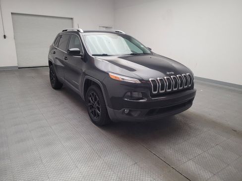 Used 2016 Jeep Cherokee Latitude w/ Safety/Convenience Group FWD image 13