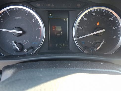 Used 2019 Toyota Highlander XLE image 21