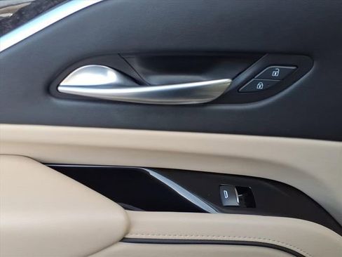 Used 2023 Cadillac Escalade ESV Premium Luxury image 14