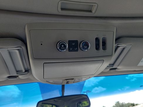 Used 2011 Nissan Armada Platinum w/ 2nd Row Captain Seat Pkg RWD image 25