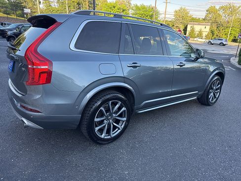 Used 2018 Volvo XC90 T5 Momentum w/ Convenience Package AWD/4WD image 4