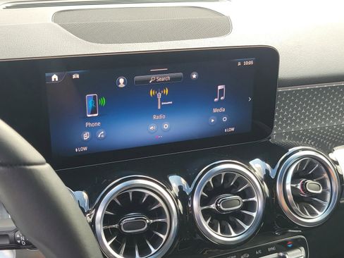 Certified 2025 Mercedes-Benz GLB 250 image 23