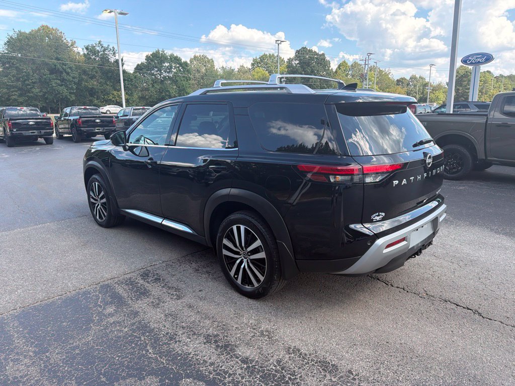 Used 2025 Nissan Pathfinder Platinum FWD image 5