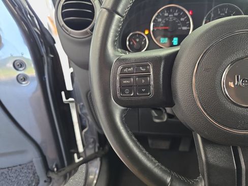 Used 2018 Jeep Wrangler Unlimited Sport S AWD/4WD image 14