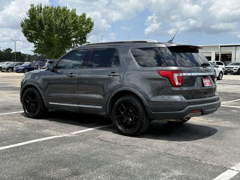 Used 2019 Ford Explorer XLT w/ Equipment Group 202A FWD image 7