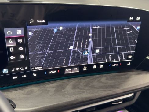 Used 2025 Audi Q5 Premium w/ Convenience Package image 24