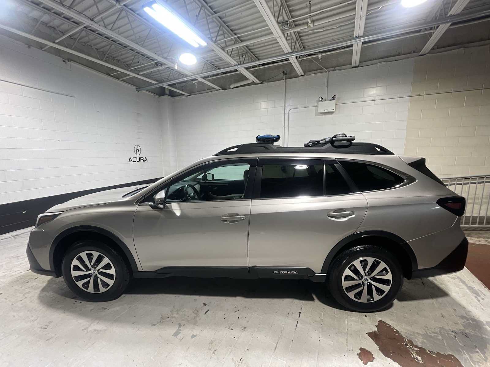 Used 2020 Subaru Outback Premium AWD/4WD image 3