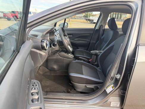 Used 2025 Nissan Versa SV image 27