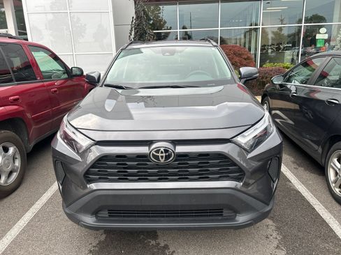 Used 2023 Toyota RAV4 XLE AWD/4WD image 2