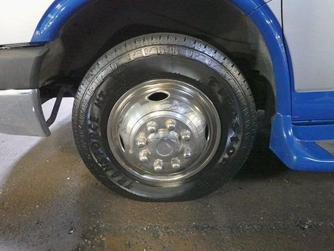 Used 2014 Chevrolet Express 3500 w/ Shuttle Bus Package image 20