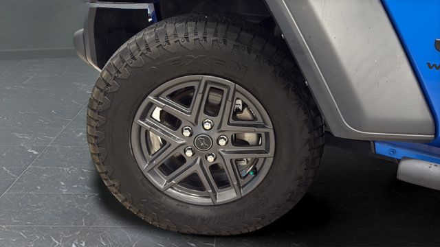 Used 2024 Jeep Wrangler Unlimited Sport AWD/4WD image 32