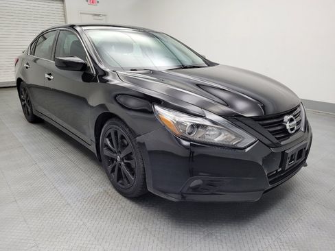 Used 2018 Nissan Altima 2.5 SR w/ SR Midnight Edition image 13