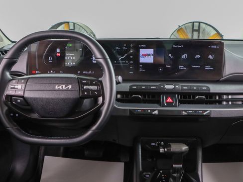 Used 2025 Kia K4 EX FWD image 17