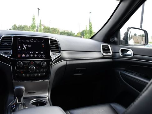 Used 2020 Jeep Grand Cherokee Limited AWD/4WD image 20