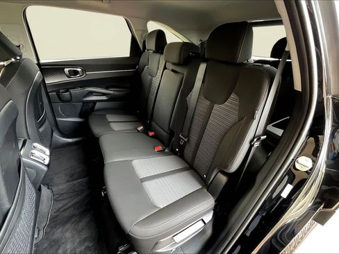 Used 2025 Kia Sorento LX image 21