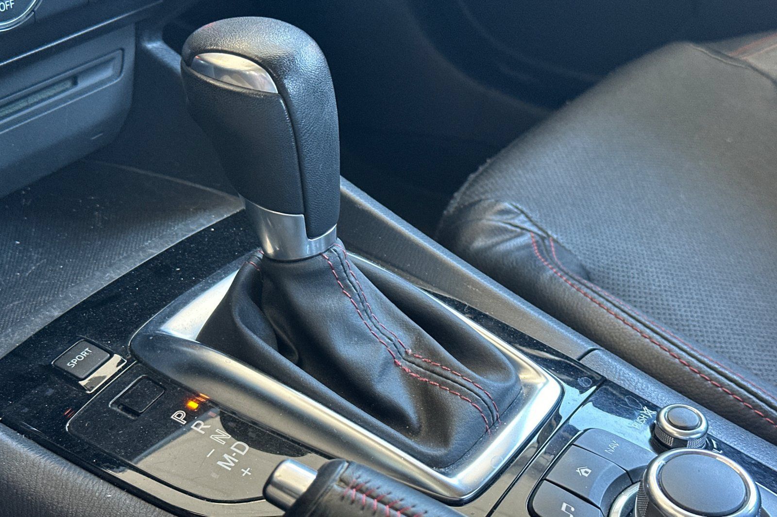 Used 2014 MAZDA MAZDA3 s Grand Touring FWD image 33