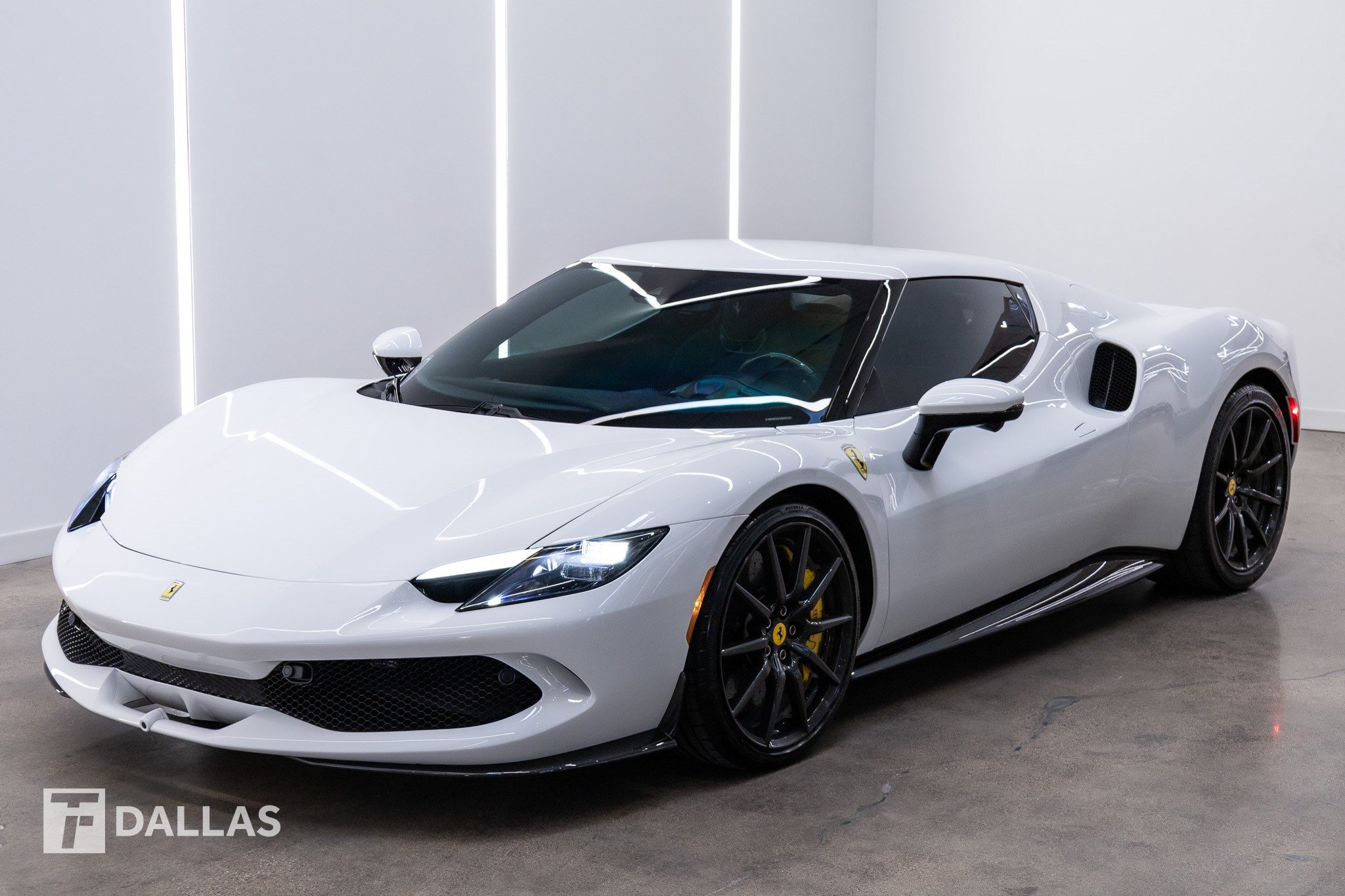 Used 2023 Ferrari 296 GTB RWD image 2