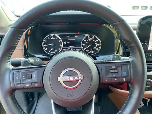 Used 2023 Nissan Pathfinder Platinum AWD/4WD image 18