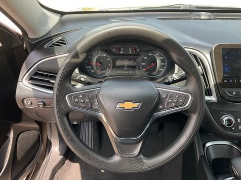 Used 2025 Chevrolet Malibu LT FWD image 9