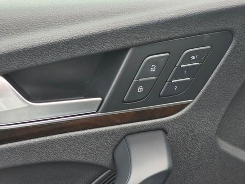 Used 2019 Audi Q5 2.0T Premium Plus w/ Premium Plus Package image 18