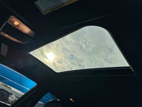 Used 2019 Dodge Charger Scat Pack w/ Technology Group RWD image 17