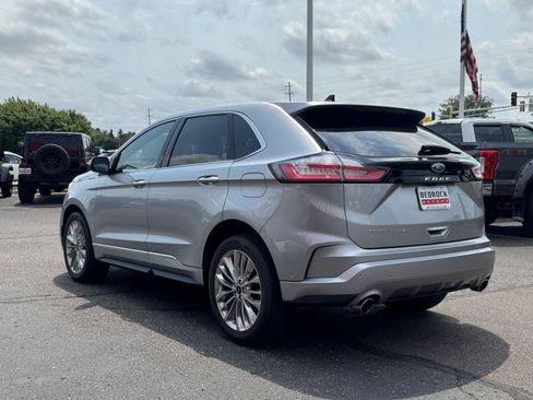 Used 2021 Ford Edge Titanium w/ Equipment Group 301A FWD image 3