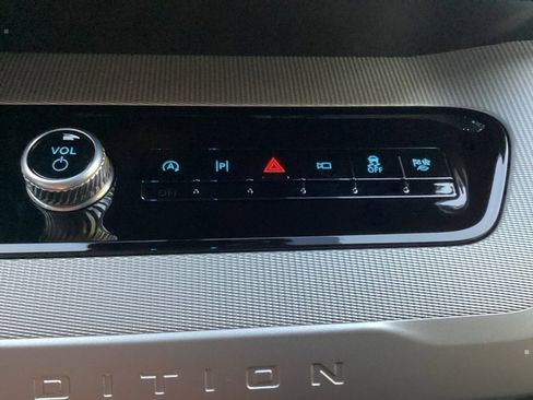 New 2025 Ford Expedition Active image 71