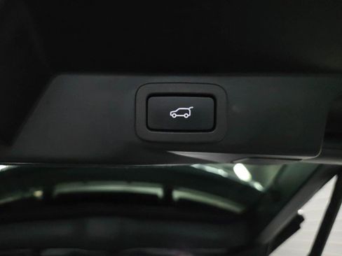 Used 2018 Land Rover Range Rover Sport SE AWD/4WD image 38