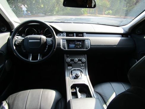 Used 2018 Land Rover Range Rover Evoque SE image 14