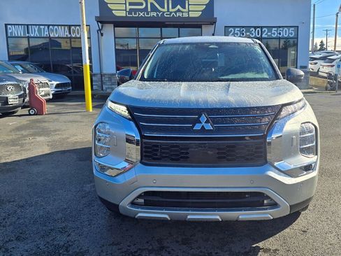Used 2022 Mitsubishi Outlander SE AWD/4WD image 3