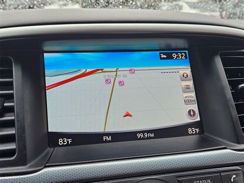 Used 2018 Nissan Pathfinder SL w/ Midnight Edition Package image 23