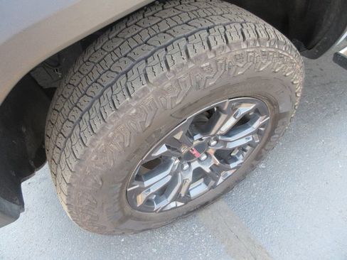 Certified 2025 GMC Canyon Elevation AWD/4WD image 14