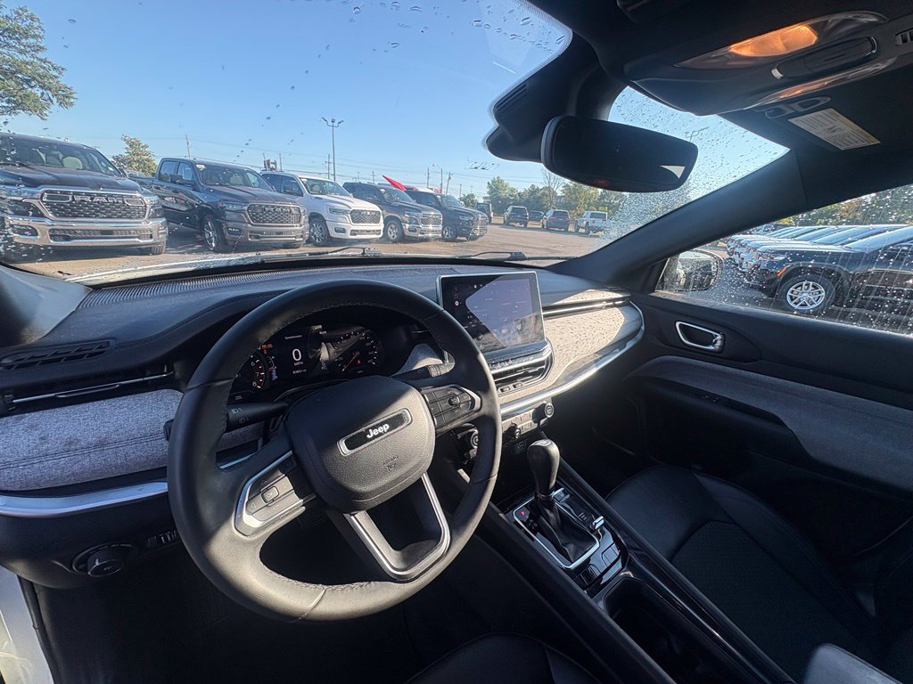 Used 2024 Jeep Compass Latitude AWD/4WD image 13