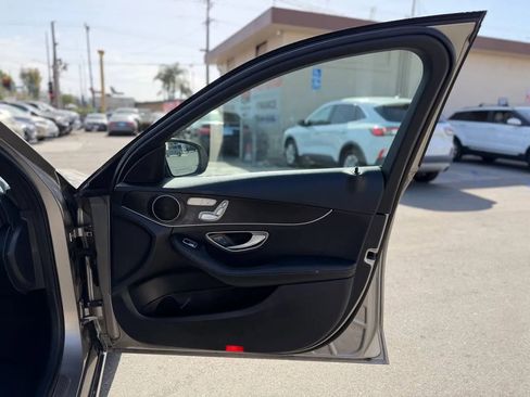 Used 2020 Mercedes-Benz C 300 4MATIC Sedan image 36