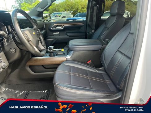 Used 2023 Chevrolet Silverado 1500 High Country w/ Technology Package AWD/4WD image 9