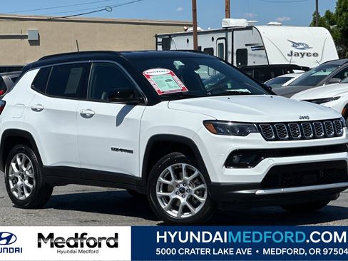 Used 2025 Jeep Compass Limited AWD/4WD image 1