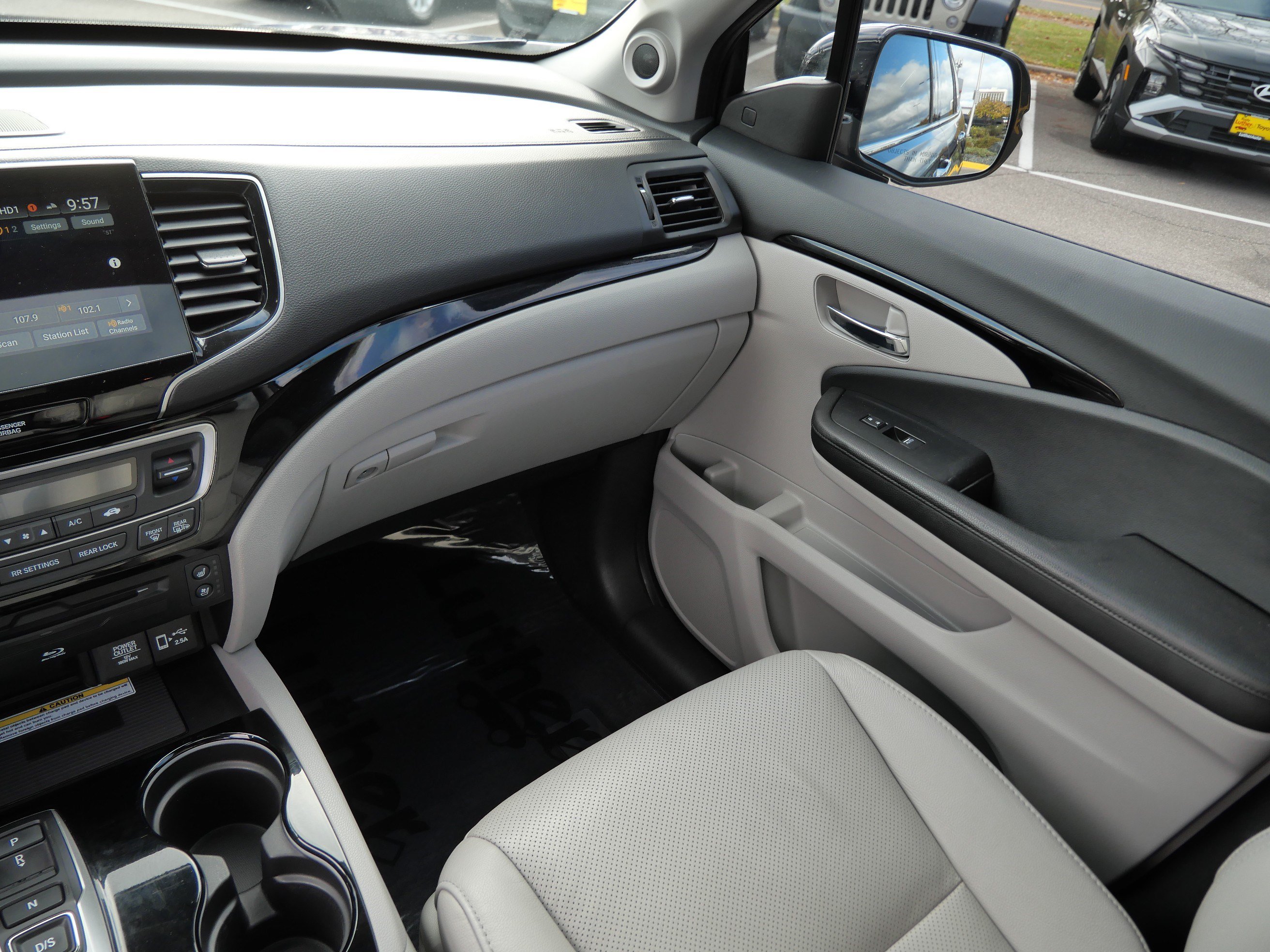 Used 2020 Honda Pilot Elite image 11