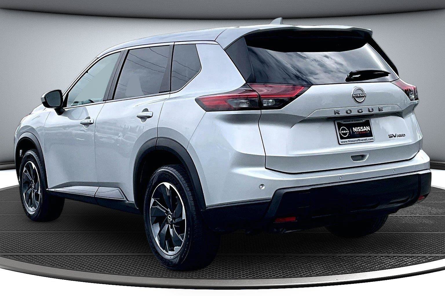 Used 2024 Nissan Rogue SV AWD/4WD image 5