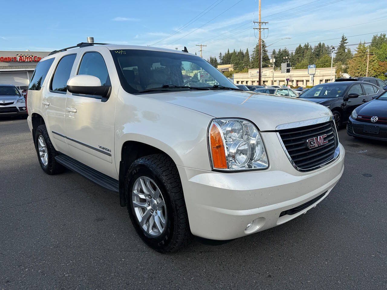 Used 2012 GMC Yukon SLT w/ SLT-2 Equipment Package AWD/4WD image 6