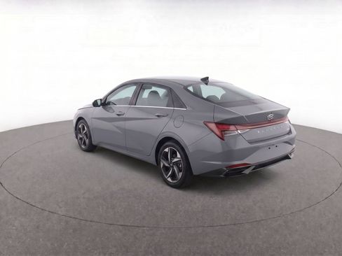Used 2021 Hyundai Elantra Limited w/ Cargo Package FWD image 7