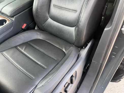 Used 2016 Volkswagen Touareg TDI AWD/4WD image 30