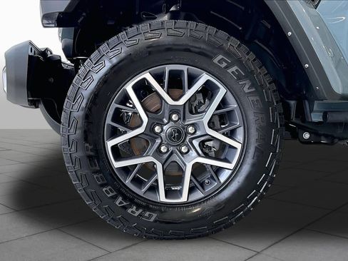 Used 2024 Jeep Wrangler Unlimited Sahara w/ Safety Group AWD/4WD image 10