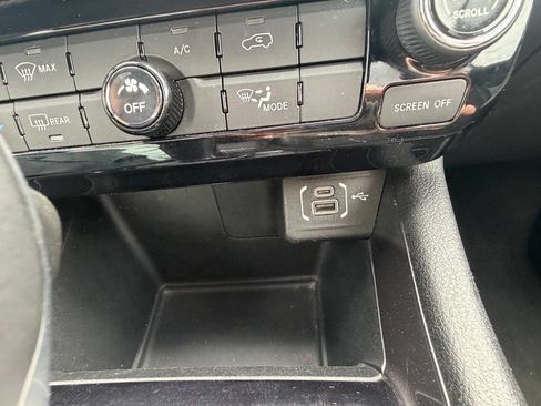 Used 2024 Jeep Compass Latitude AWD/4WD image 30