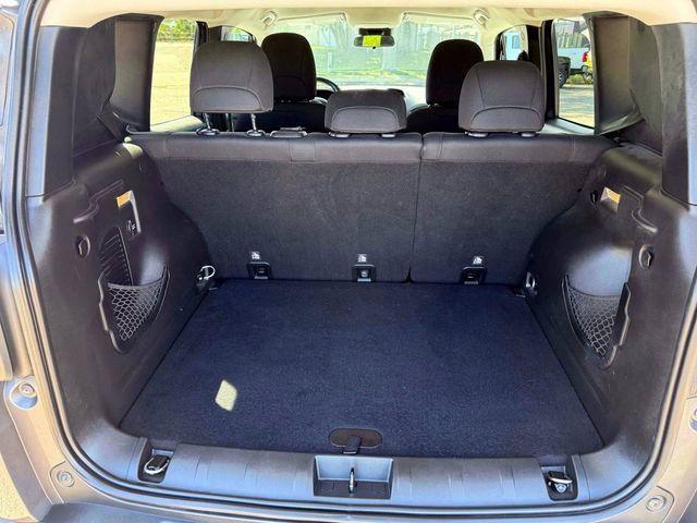 Used 2017 Jeep Renegade Latitude w/ Cold Weather Group AWD/4WD image 12