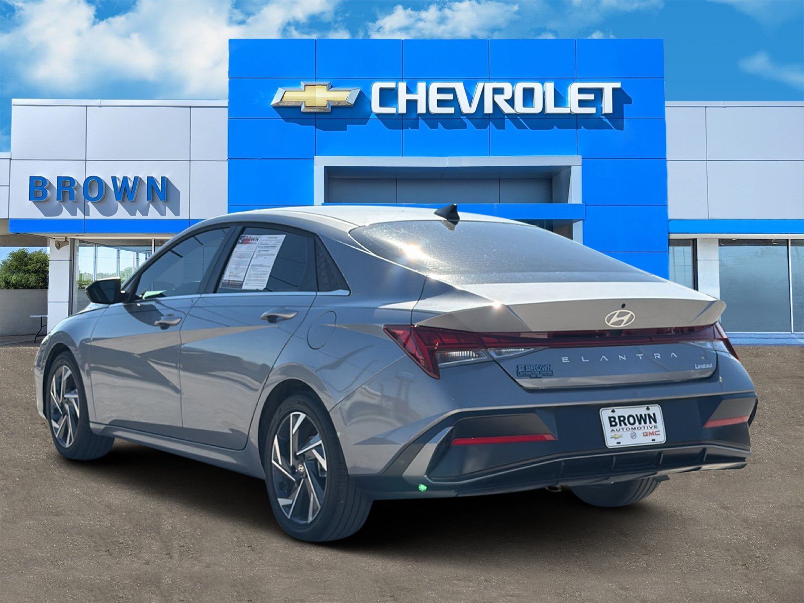 Used 2025 Hyundai Elantra Limited w/ Cargo Package FWD image 4