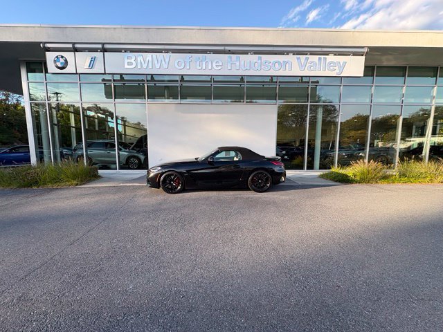 Used 2022 BMW Z4 M40i w/ Premium Package RWD image 1